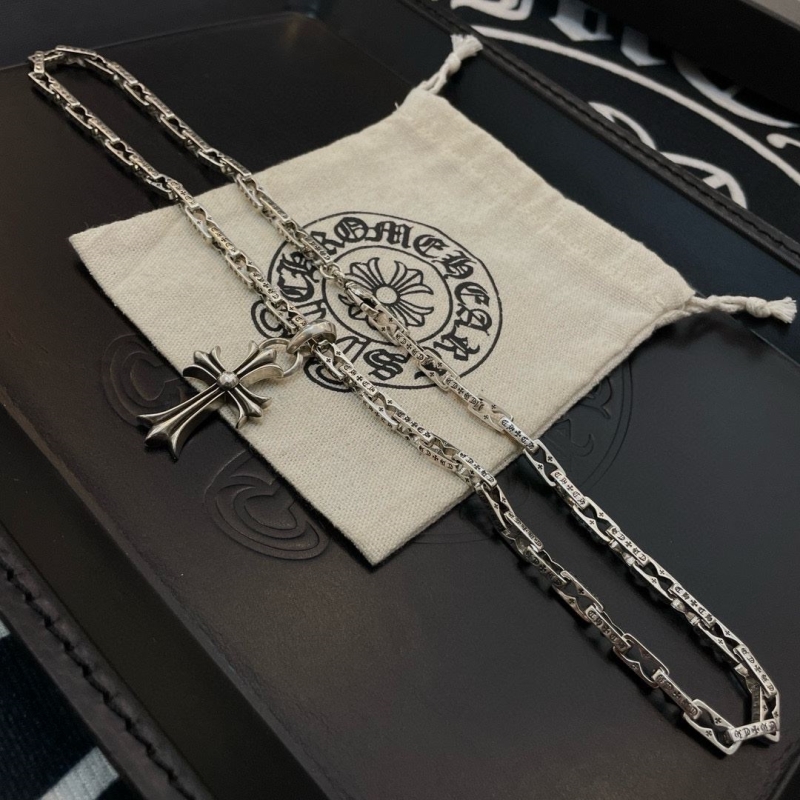 Ch*0me He**ts necklaces